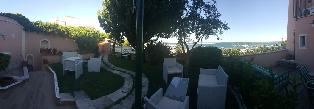 La Dolce Vista - B&B Di Charme Manfredonia Bagian luar foto