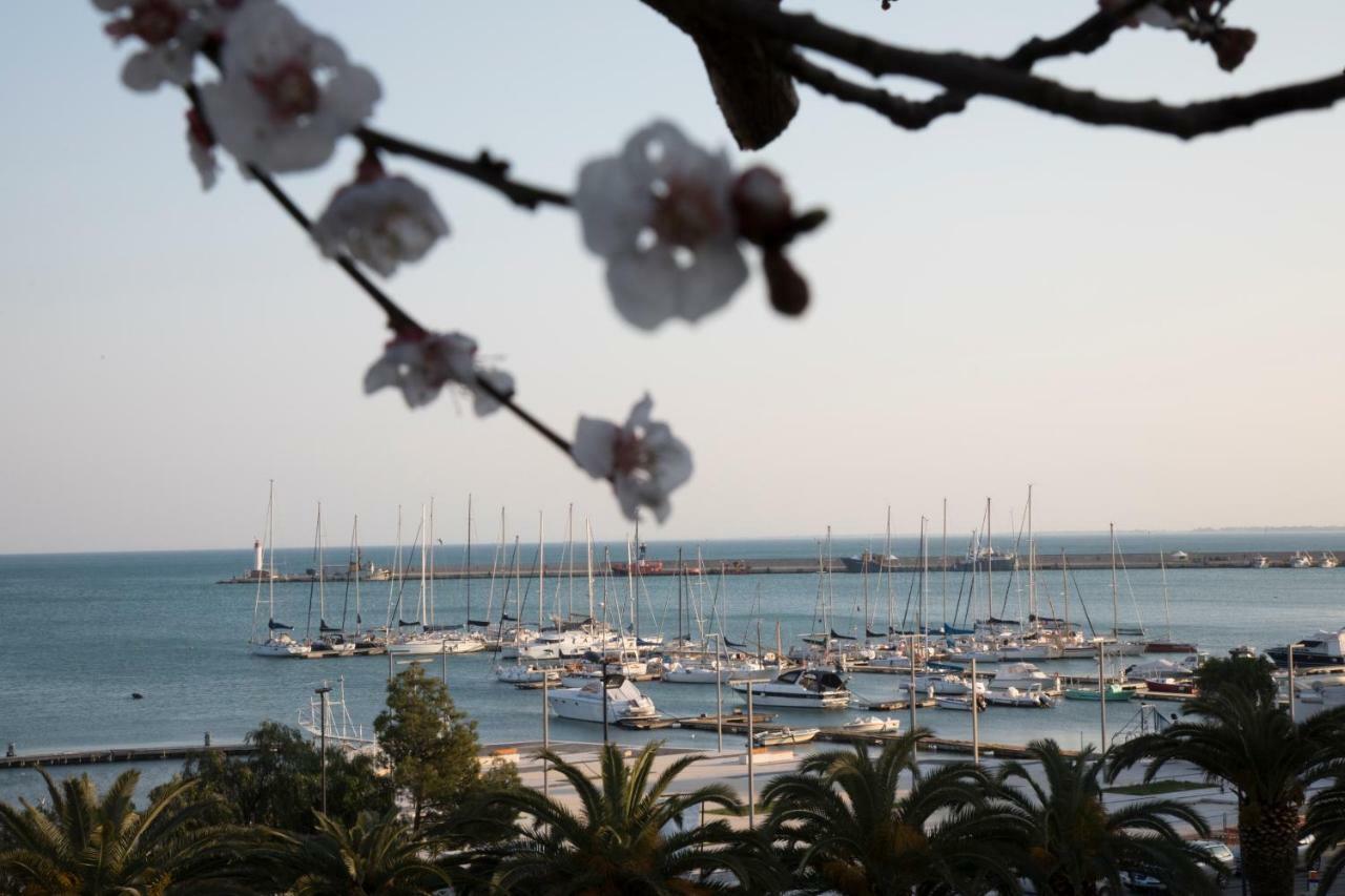 La Dolce Vista - B&B Di Charme Manfredonia Bagian luar foto