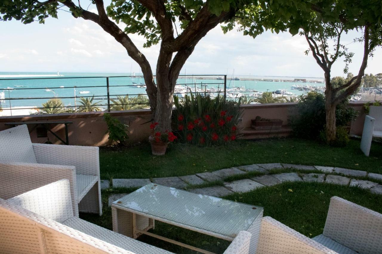 La Dolce Vista - B&B Di Charme Manfredonia Bagian luar foto