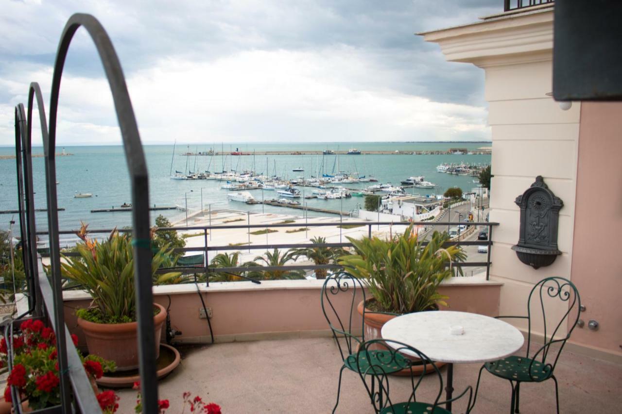 La Dolce Vista - B&B Di Charme Manfredonia Bagian luar foto